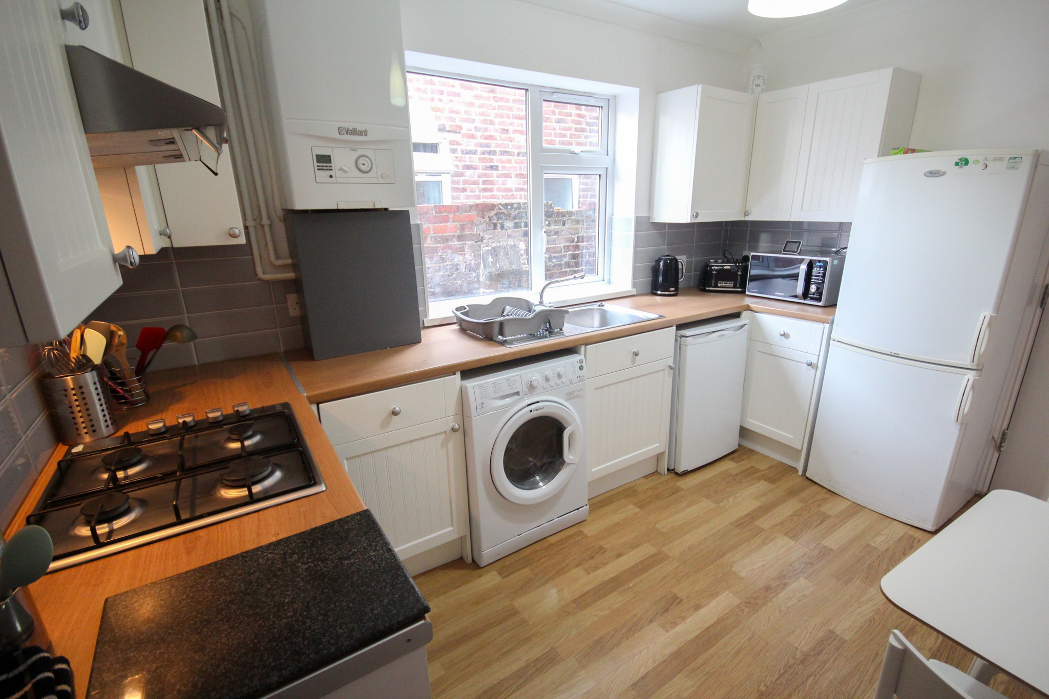12H Kitchen2