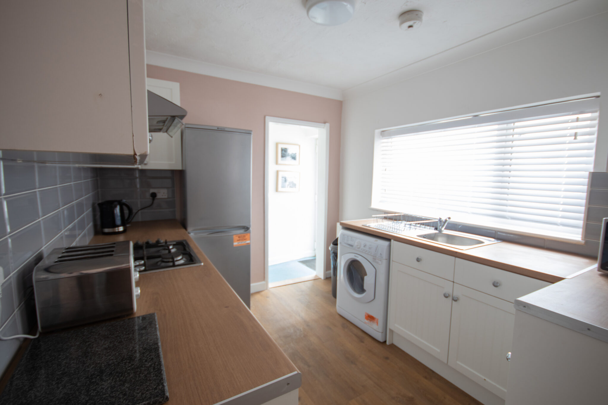 58J Kitchen2