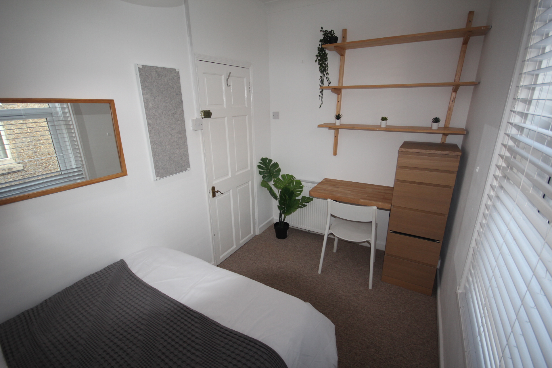 98T Bedroom 2 (2)