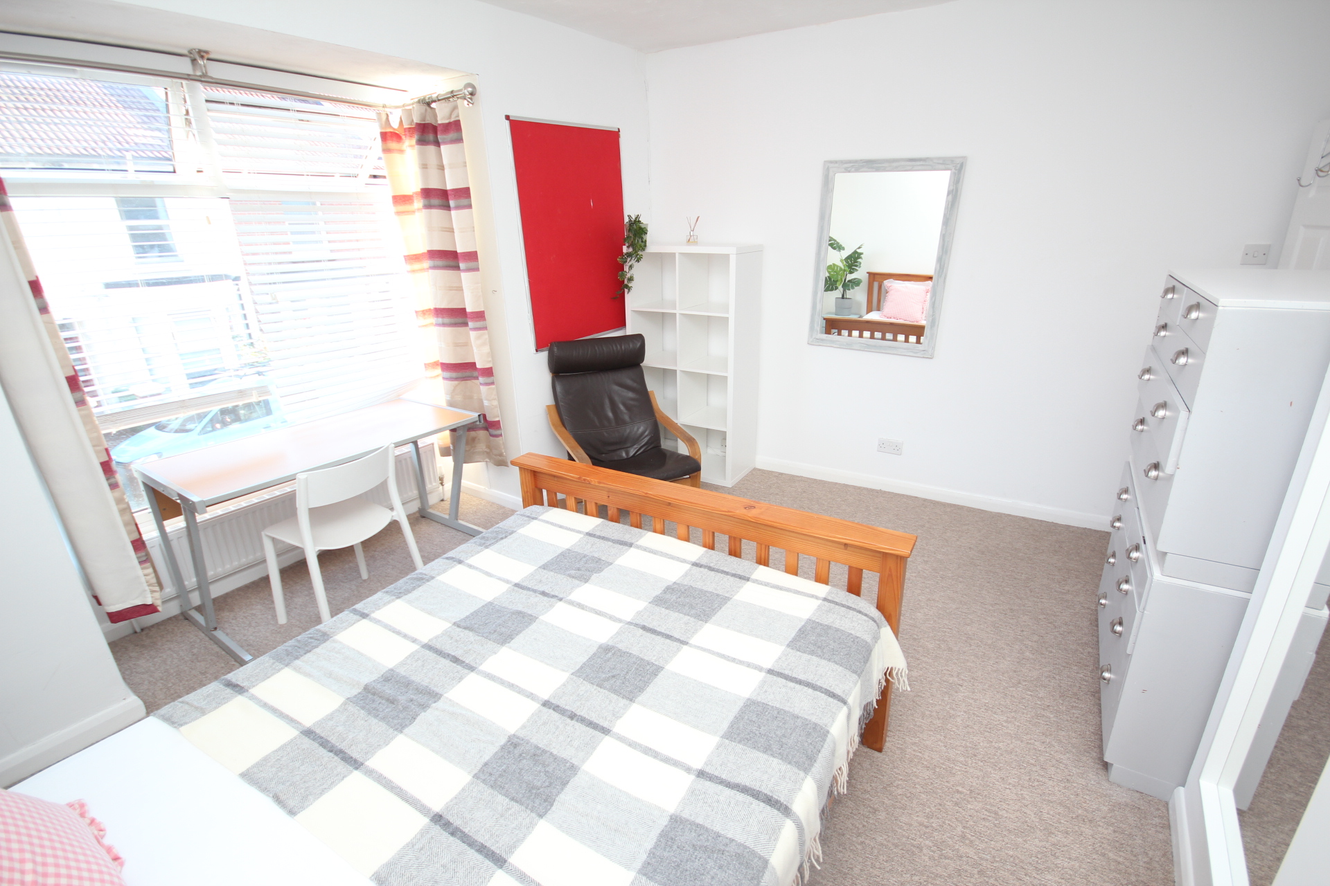 Bedroom 1 (2)